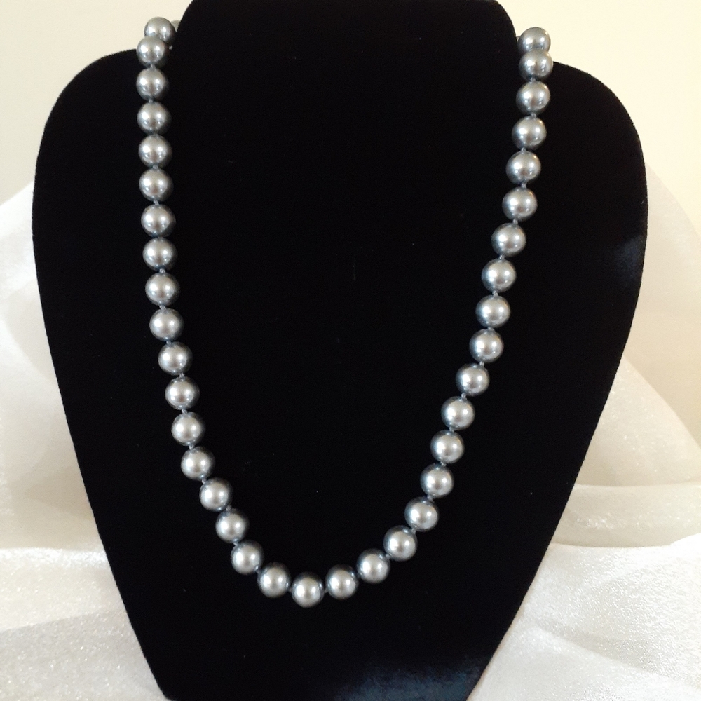 Vintage Grey Faux Pearl Single Strand Necklace 1960's